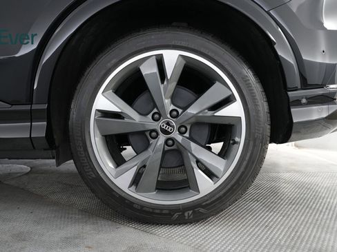 Used 2023 Audi Q4 e-tron Prestige w/ Black Optic Package image 9