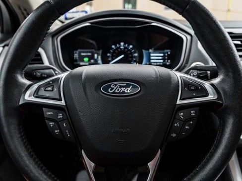 Used 2018 Ford Fusion SE w/ Equipment Group 602A image 11