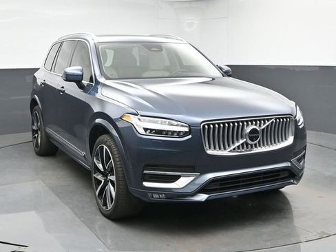 Used 2023 Volvo XC90 B6 Plus w/ Protection Package Premier AWD/4WD image 2