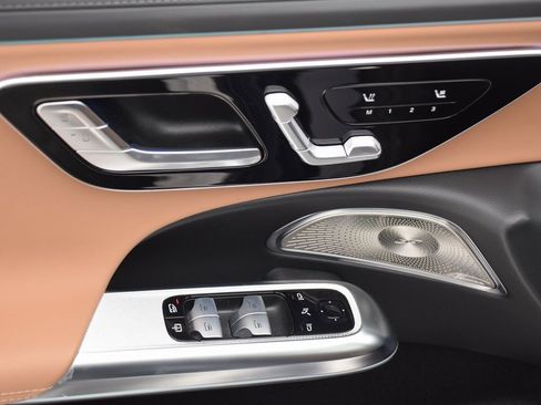 Used 2025 Mercedes-Benz E 53 AMG e 4MATIC Sedan image 21