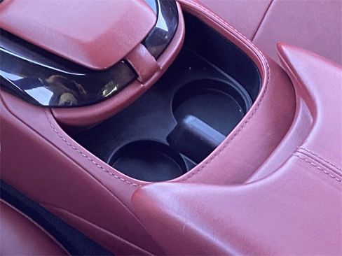 Used 2022 Aston Martin V8 Vantage Roadster image 18