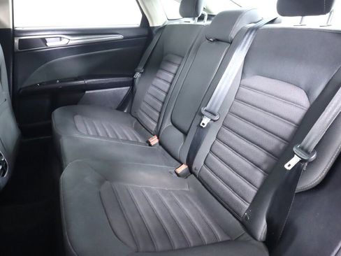 Used 2017 Ford Fusion SE FWD image 30