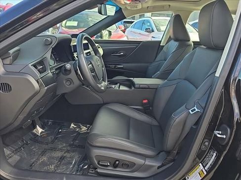 Used 2025 Lexus ES 300h w/ Premium Package image 15