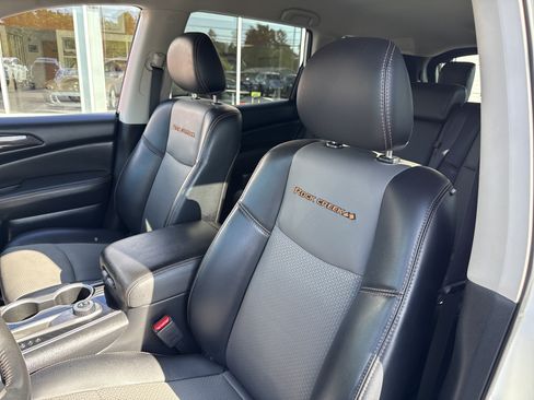Used 2019 Nissan Pathfinder SV w/ Rock Creek Edition AWD/4WD image 8
