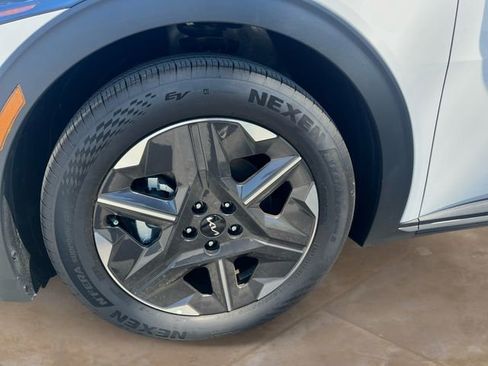 New 2025 Kia EV6 Light RWD image 14