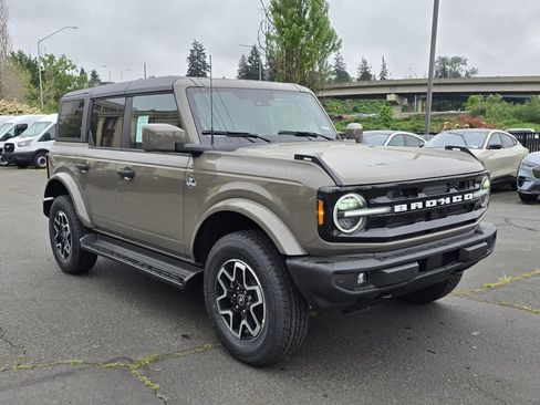 New 2026 Ford Bronco Outer Banks AWD/4WD image 7