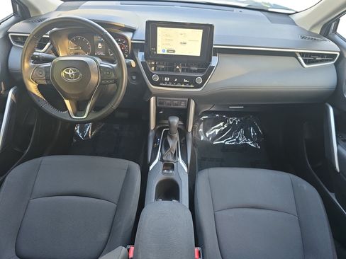 Used 2024 Toyota Corolla Cross LE FWD image 9