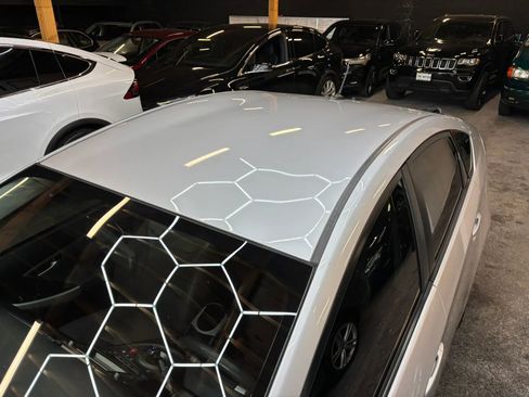 Used 2014 Toyota Prius Three image 8