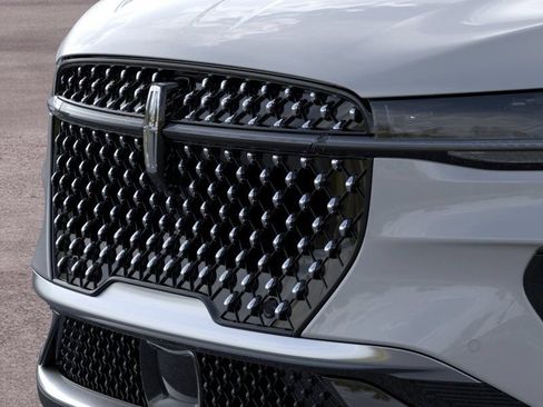 New 2026 Lincoln Nautilus Premier AWD/4WD image 17