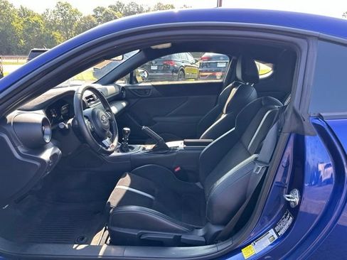 Used 2023 Toyota GR86 Premium RWD image 9