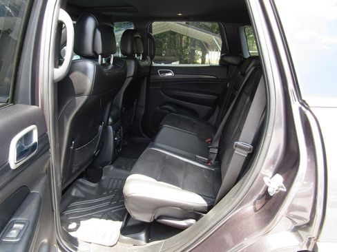 Used 2020 Jeep Grand Cherokee Altitude AWD/4WD image 22
