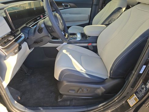 New 2026 Kia Carnival SX Prestige image 13