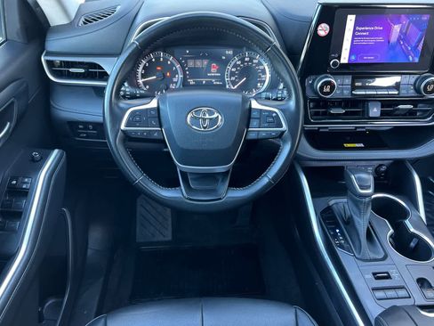 Used 2023 Toyota Highlander XLE image 15