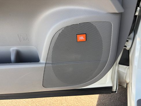 Used 2013 Toyota Highlander Limited image 25