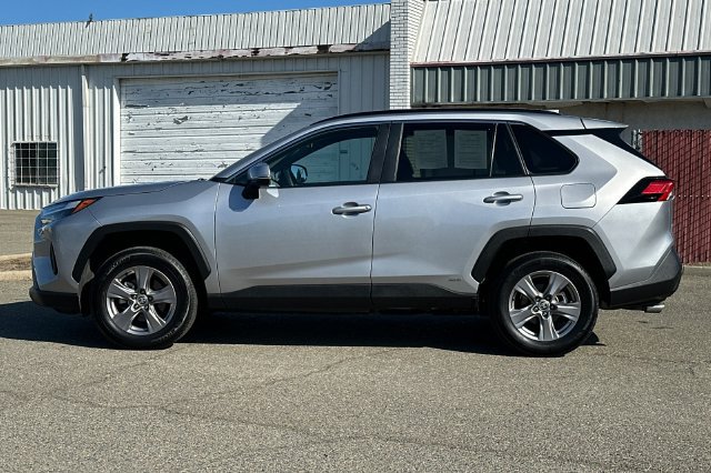 Used 2025 Toyota RAV4 XLE AWD/4WD image 7