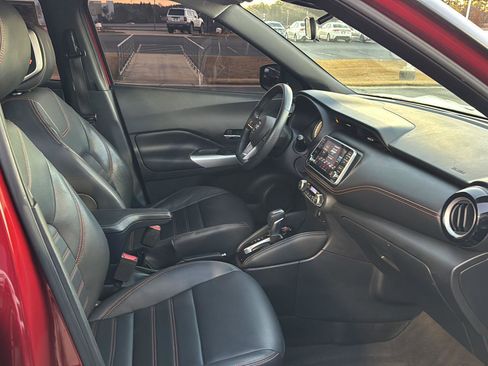 Used 2020 Nissan Kicks SR w/ SR Premium Package image 10