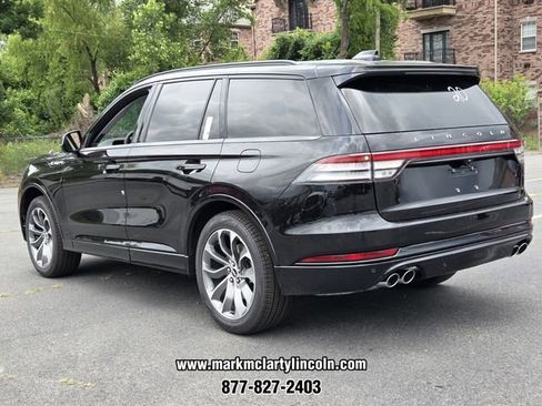 New 2026 Lincoln Aviator AWD w/ Jet Appearance Package image 3