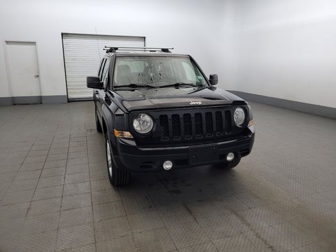 Used 2017 Jeep Patriot Latitude FWD image 14