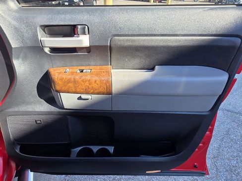 Used 2010 Toyota Tundra Limited image 38