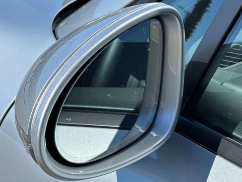 Used 2025 Porsche Macan image 41