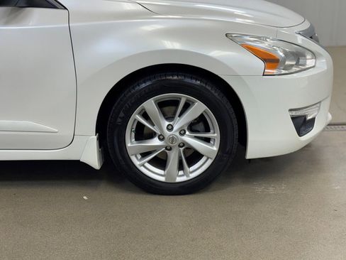 Used 2014 Nissan Altima 2.5 SL w/ Technology Package FWD image 4