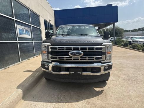 Used 2023 Ford F250 XLT w/ FX4 Off-Road Package AWD/4WD image 3
