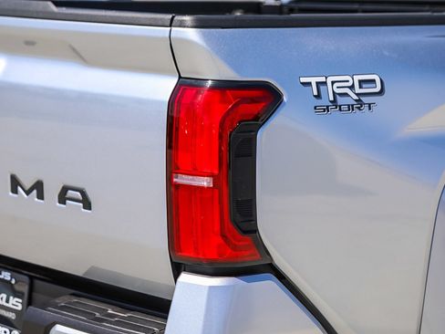 Used 2025 Toyota Tacoma TRD Sport RWD image 9
