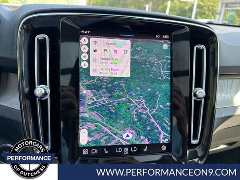 Used 2025 Volvo XC40 B5 Plus image 13