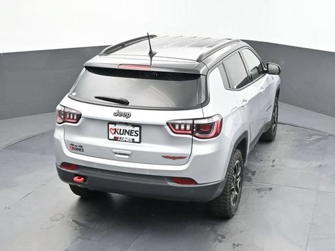 Used 2025 Jeep Compass Trailhawk AWD/4WD image 34