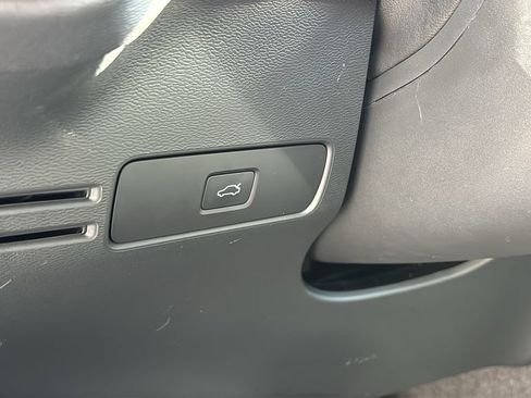 Certified 2026 Volvo XC40 B5 Plus AWD/4WD image 13
