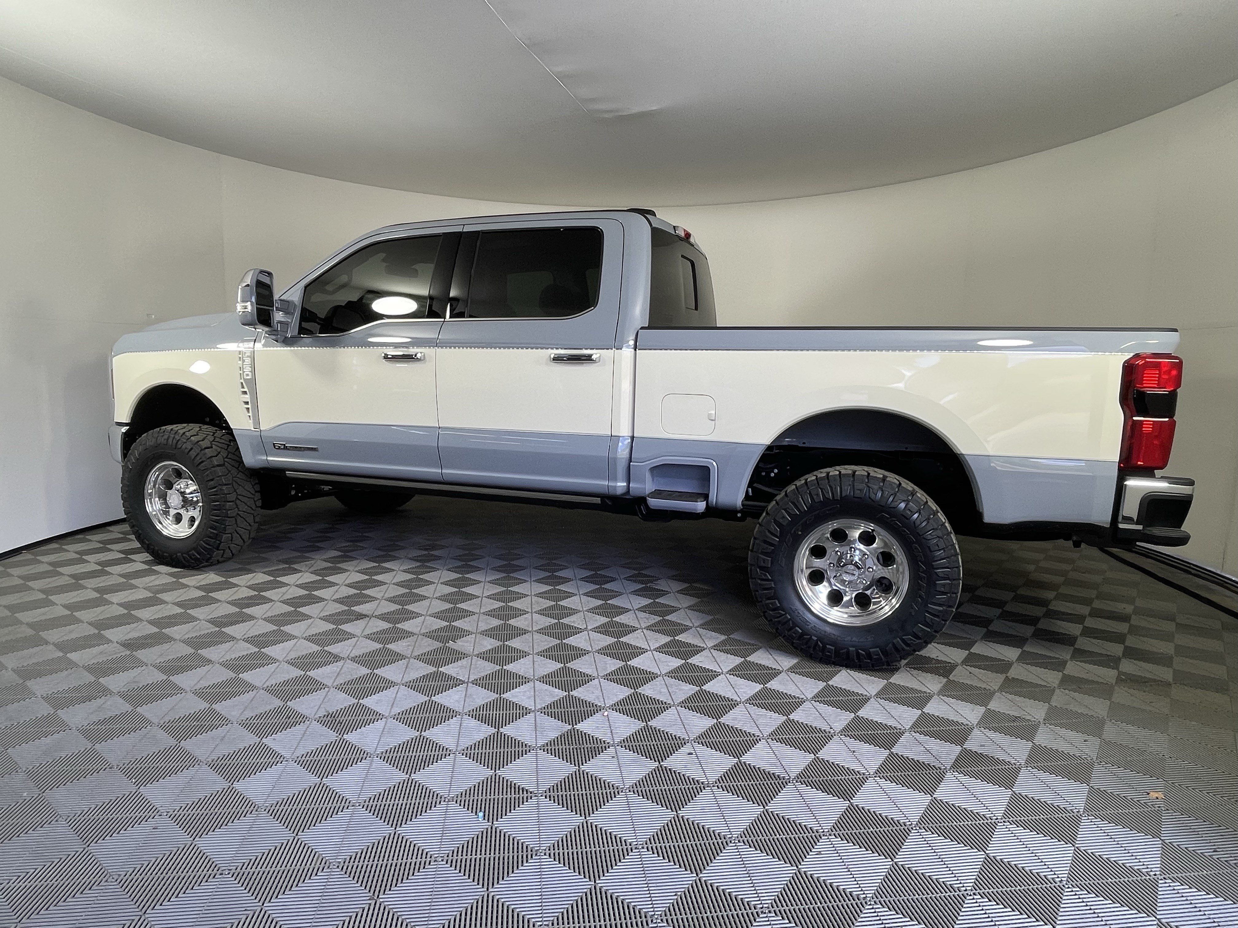 New 2026 Ford F350 Lariat w/ Lariat Ultimate Package AWD/4WD image 2