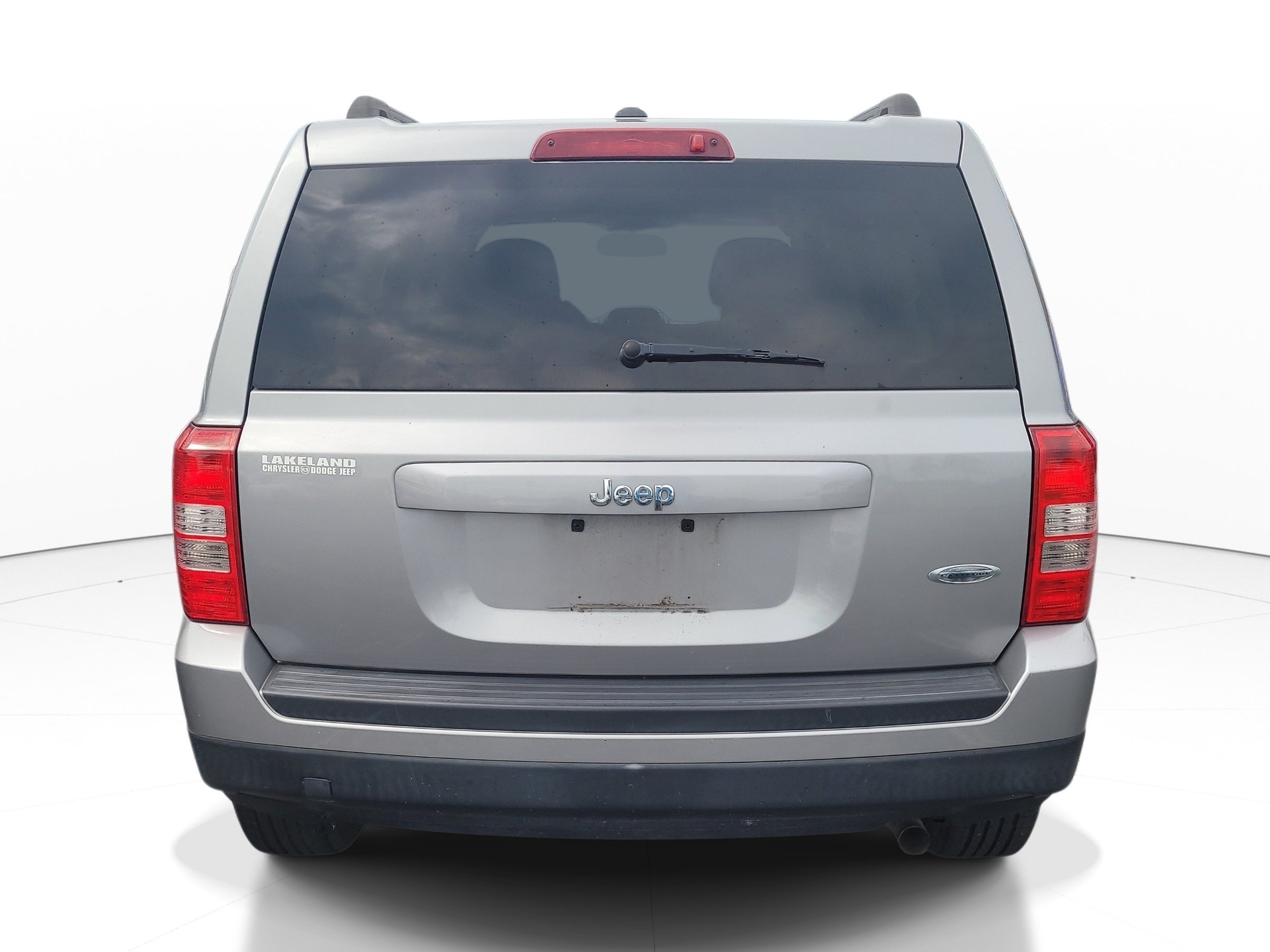 Used 2016 Jeep Patriot Latitude FWD image 5