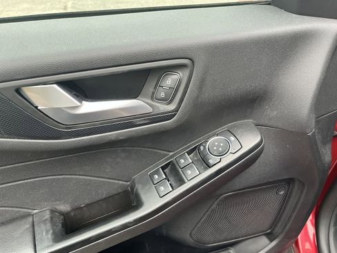 Certified 2025 Ford Escape ST-Line AWD/4WD image 5