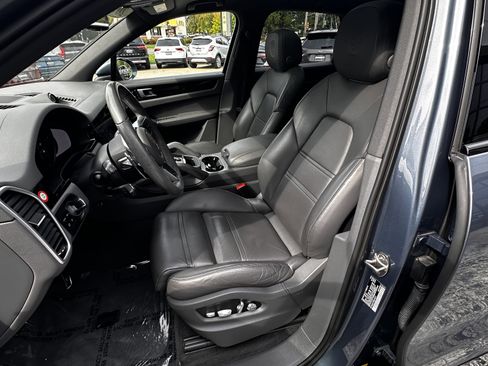 Used 2019 Porsche Cayenne image 23