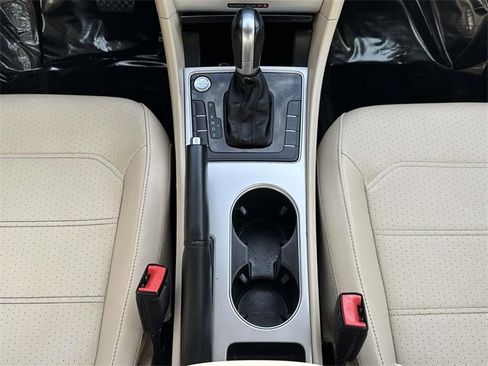 Used 2019 Volkswagen Passat 2.0T Wolfsburg image 15