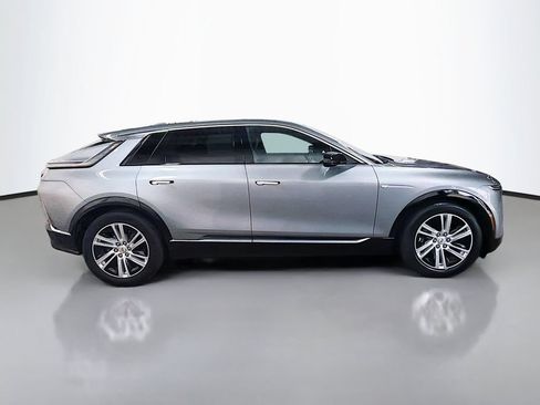 Used 2024 Cadillac Lyriq Tech AWD/4WD image 10