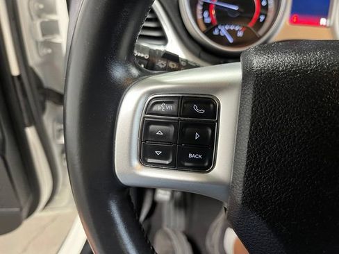 Used 2017 Dodge Journey SXT w/ Chrome Appearance Group FWD image 25