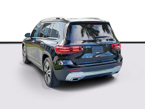 Used 2024 Mercedes-Benz GLB 250 image 3
