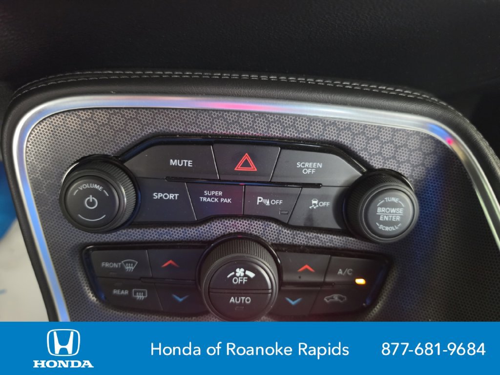 Used 2018 Dodge Challenger R/T Scat Pack w/ Dynamics Package RWD image 30