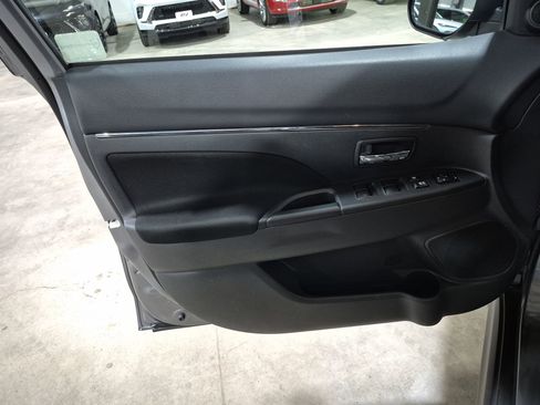 Used 2025 Mitsubishi Outlander Sport AWD image 19