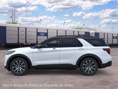 New 2026 Ford Explorer ST-Line RWD image 3