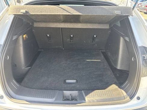 Used 2024 Chevrolet Trax RS FWD image 19