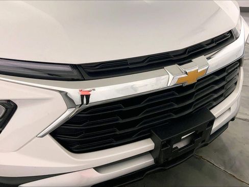 Used 2025 Chevrolet TrailBlazer LT AWD/4WD image 28