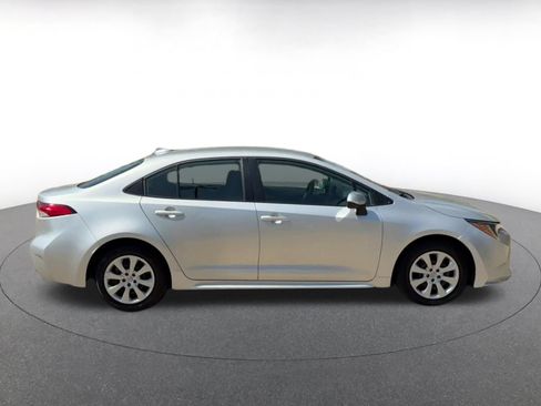 Used 2025 Toyota Corolla LE FWD image 15