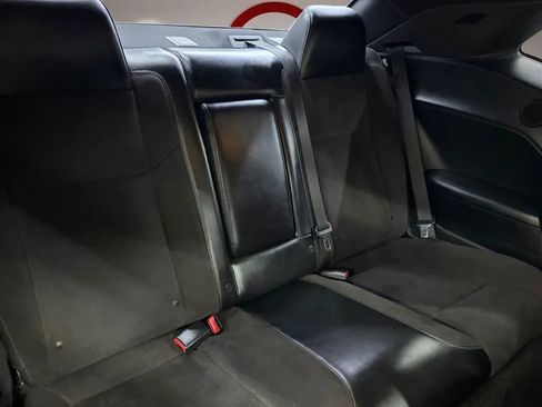 Used 2016 Dodge Challenger R/T Scat Pack w/ Leather Interior Group RWD image 18