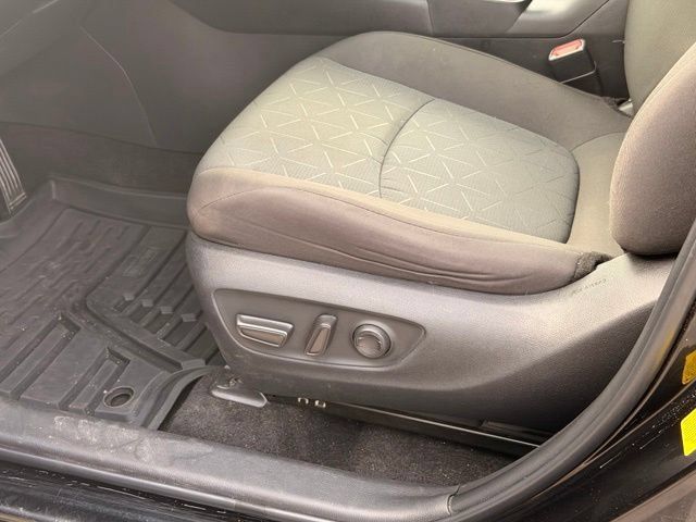 Used 2023 Toyota RAV4 XLE FWD image 21