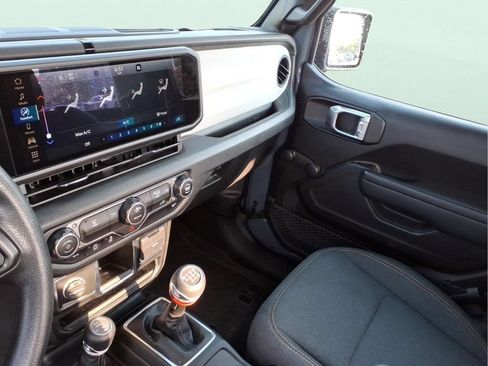 Used 2024 Jeep Wrangler Sport AWD/4WD image 19