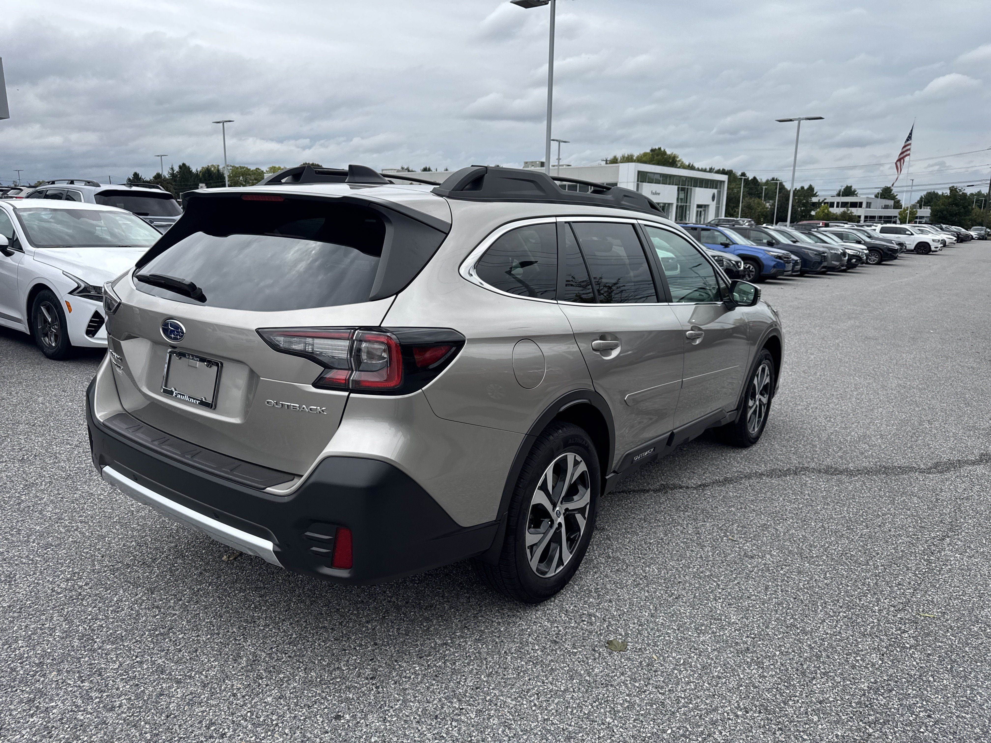Used 2020 Subaru Outback Limited w/ Popular Package #2 AWD/4WD image 33