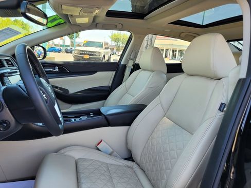 Used 2022 Nissan Maxima Platinum w/ Sport Mat Group FWD image 12