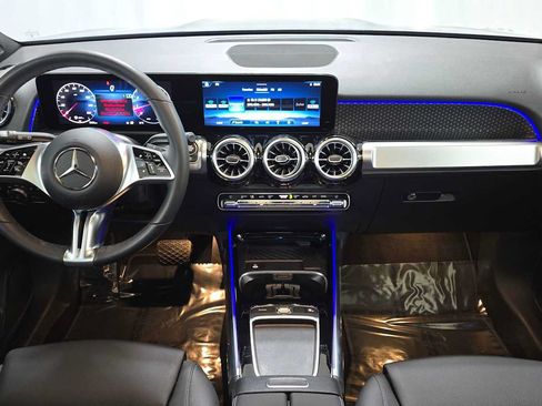 Certified 2026 Mercedes-Benz GLB 250 4MATIC image 18